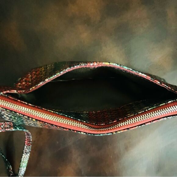 Hobo Holiday Stripe Vida Leather Wristlet Bag Zip Top CC Slots Snakeskin Y2K - Picture 6 of 8